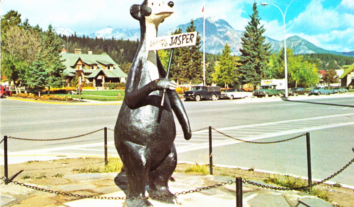 C:\Users\Robert\Documents\CARTOONING ILLUSTRATION ANIMATION\IMAGE CARTOON\IMAGE CARTOON J\JASPER THE BEAR, Postcard, circa 1960's, W.J.L. Gibbons.jpg